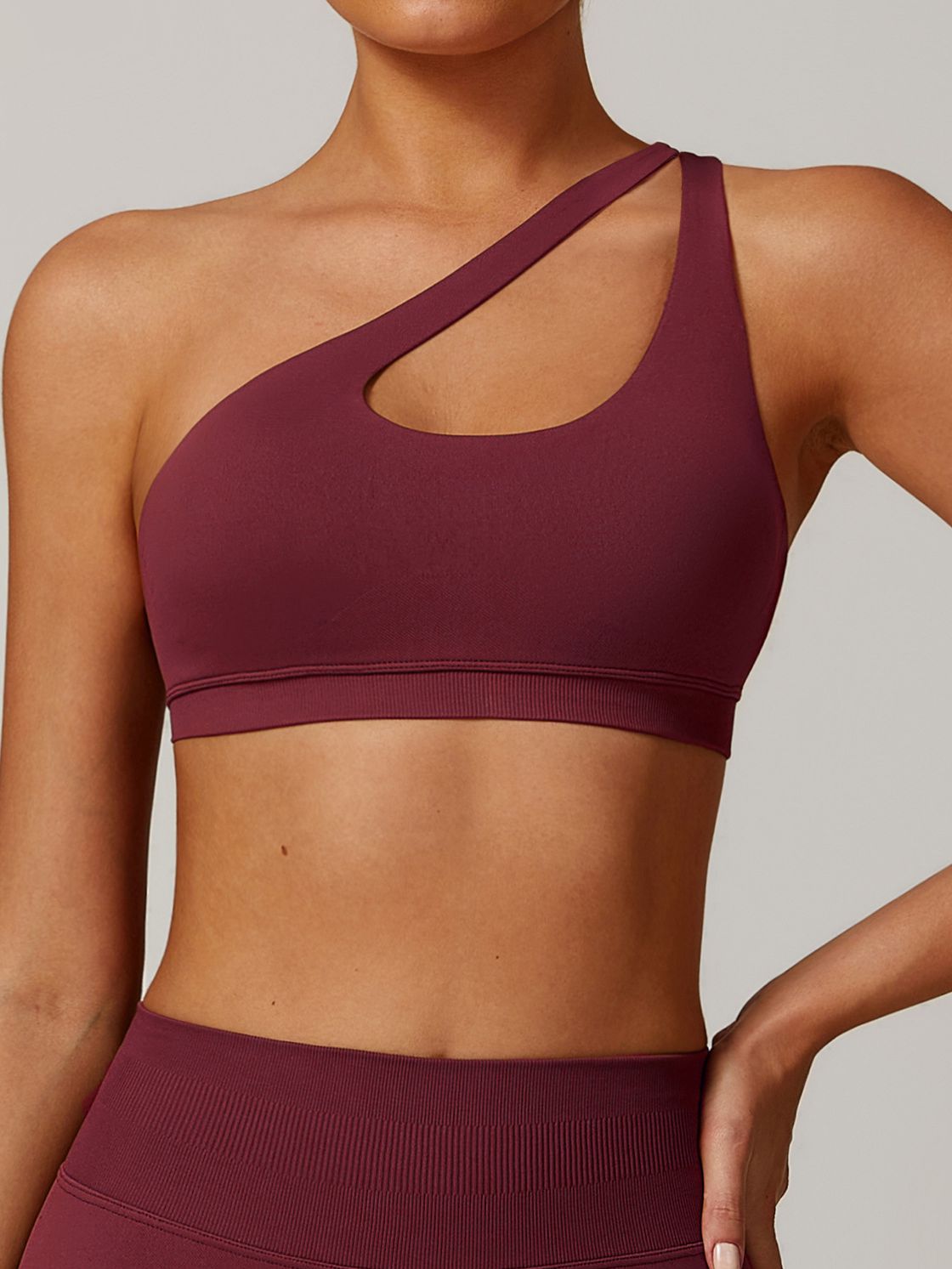 Solid Color Hollow Back Tailored Sports Bra