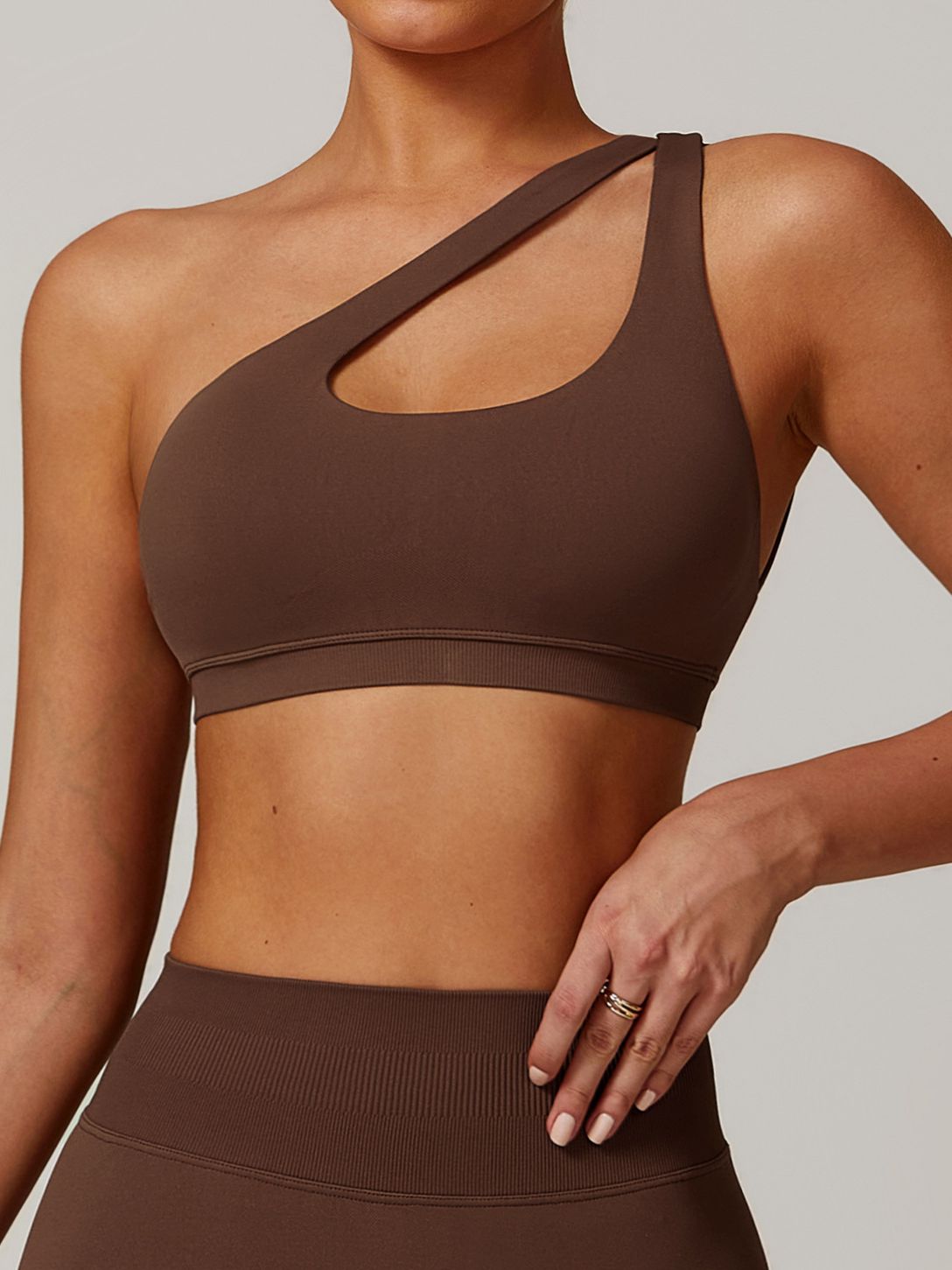 Solid Color Hollow Back Tailored Sports Bra