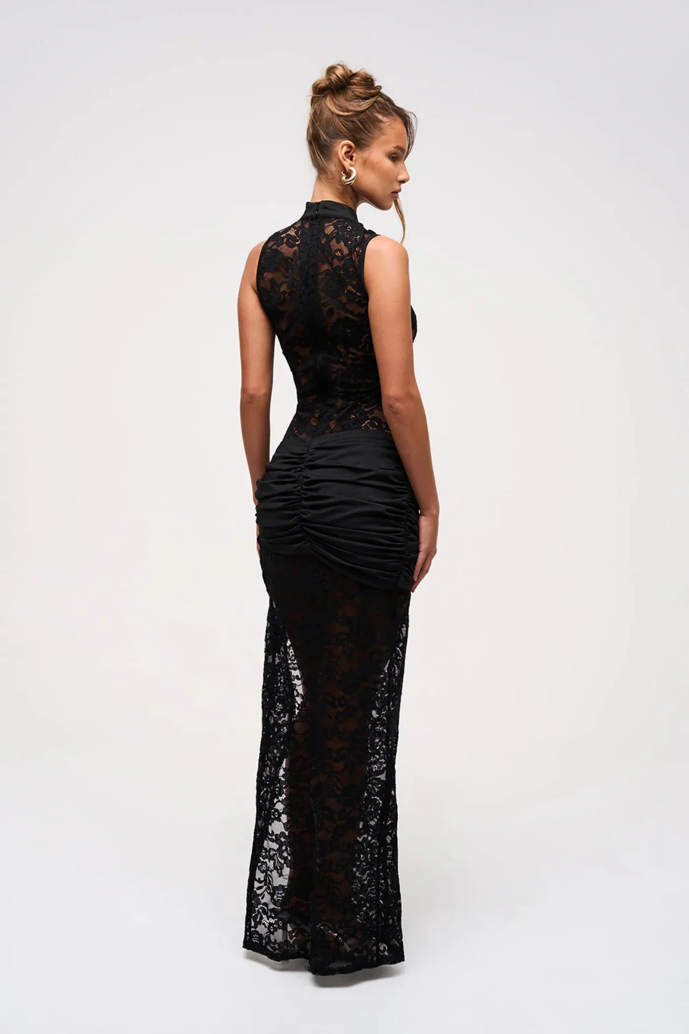 Elegant Noir Lace Maxi Dress