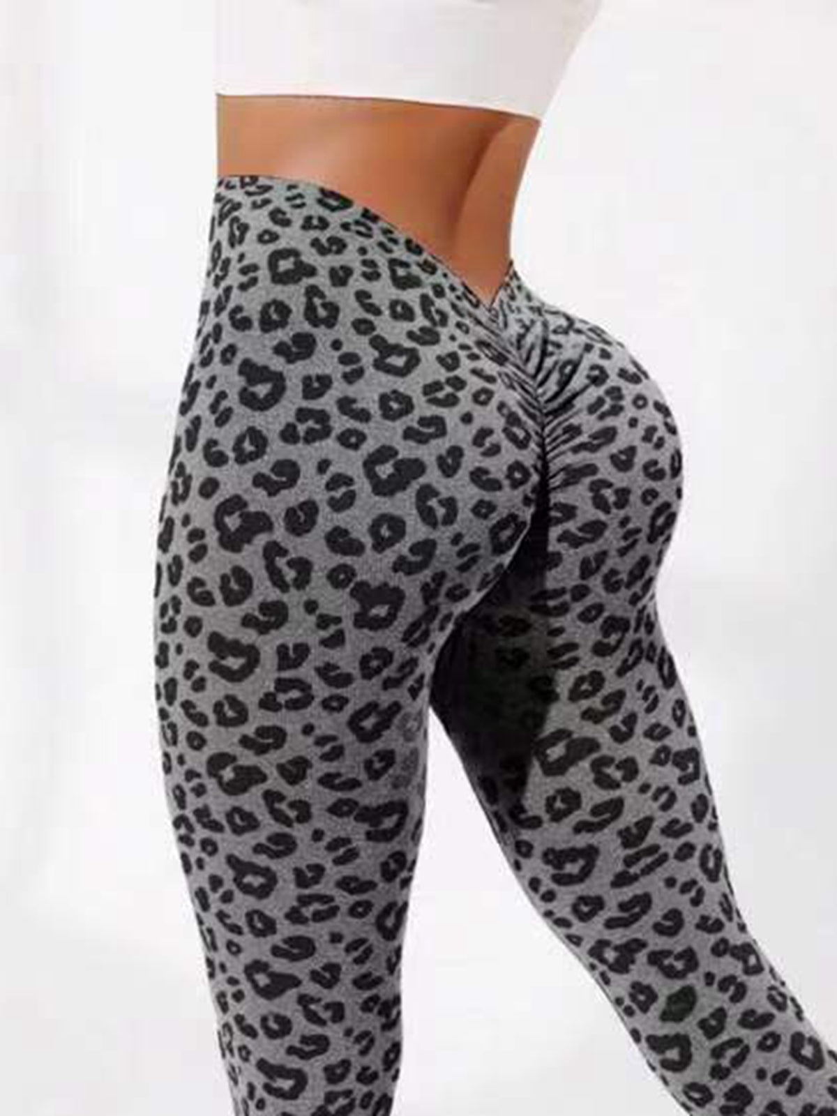 Bold Leopard Deep V-Back Leggings